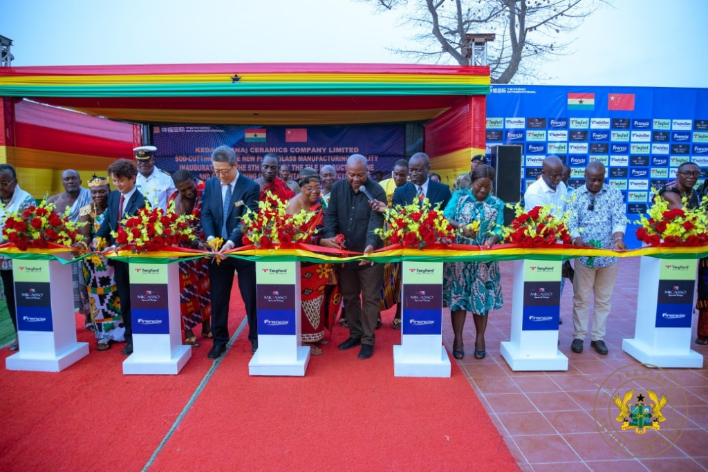 President Mahama cuts sod for $250m Shama float glass factory