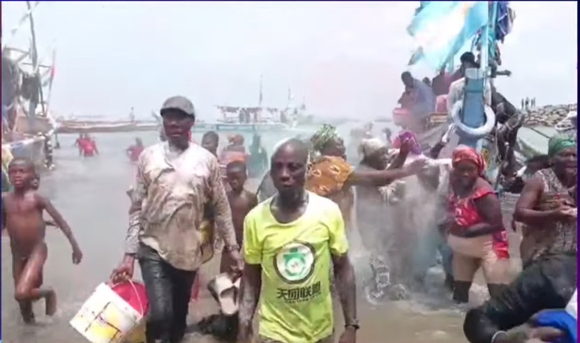 Update: 71 fishermen rescued after pirate attack off Central Region coast